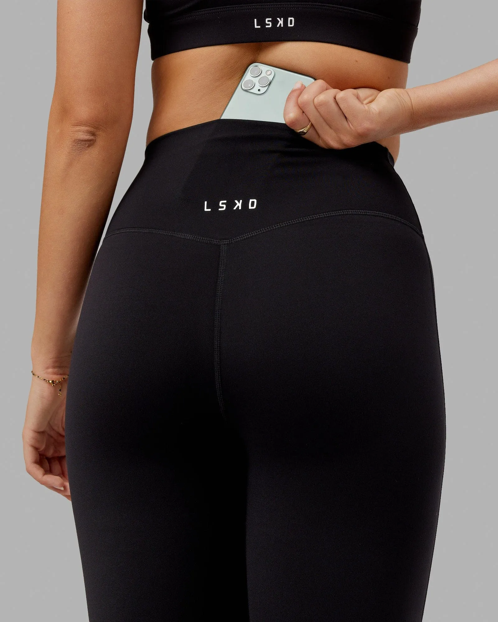 Elixir 3/4 Length Leggings - Black No Logo