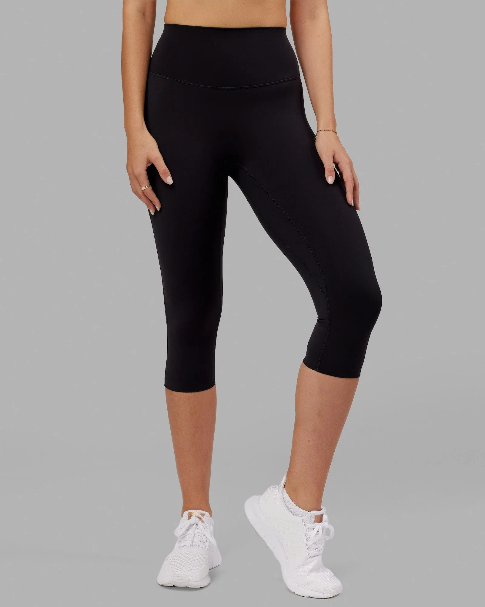 Elixir 3/4 Length Leggings - Black No Logo