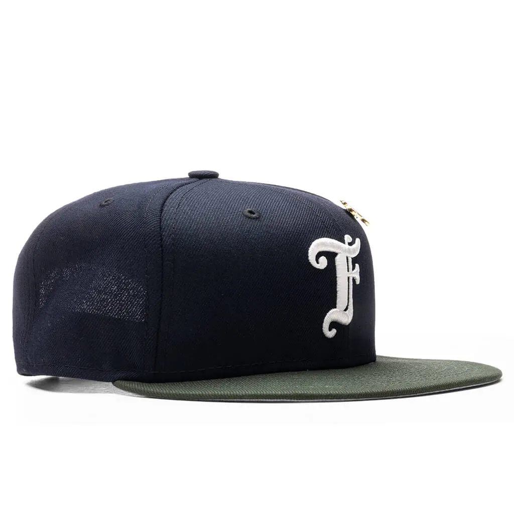 Feature x New Era Old English F Snapback - Navy/Seaweed