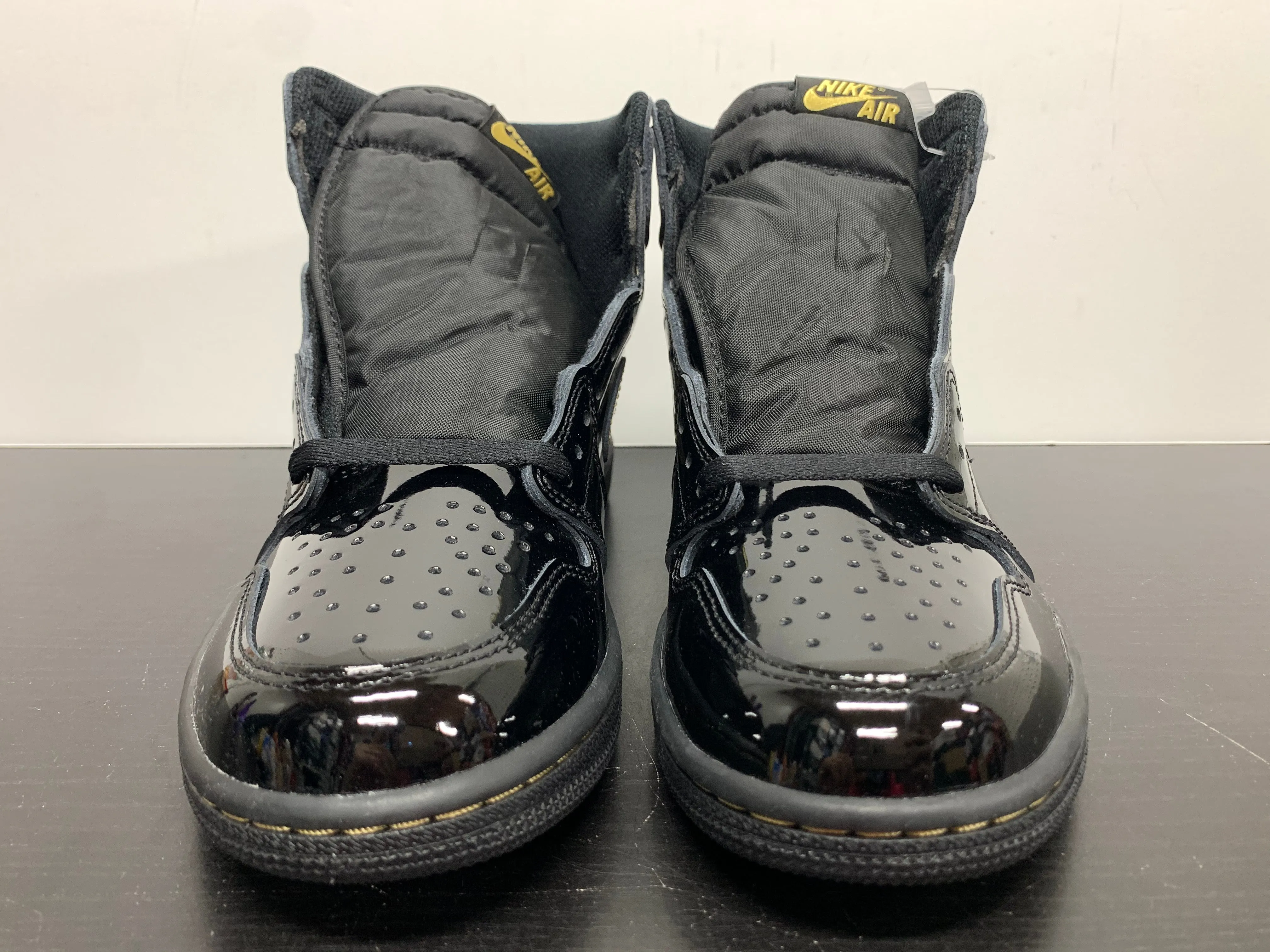 Nike Air Jordan 1 Black Metallic Gold 2020